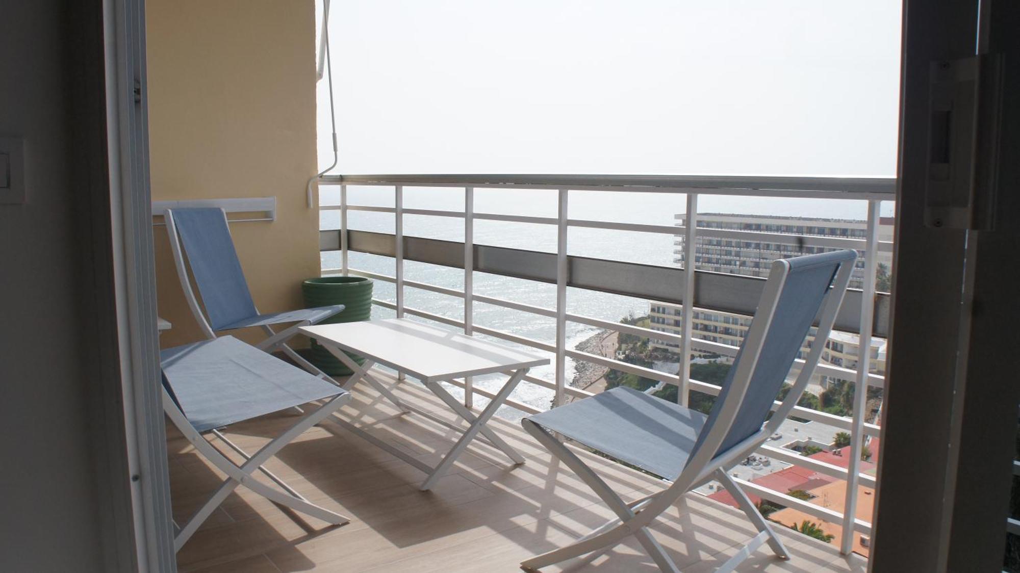 Apartamentos La Roca Rentals Торремолинос Экстерьер фото